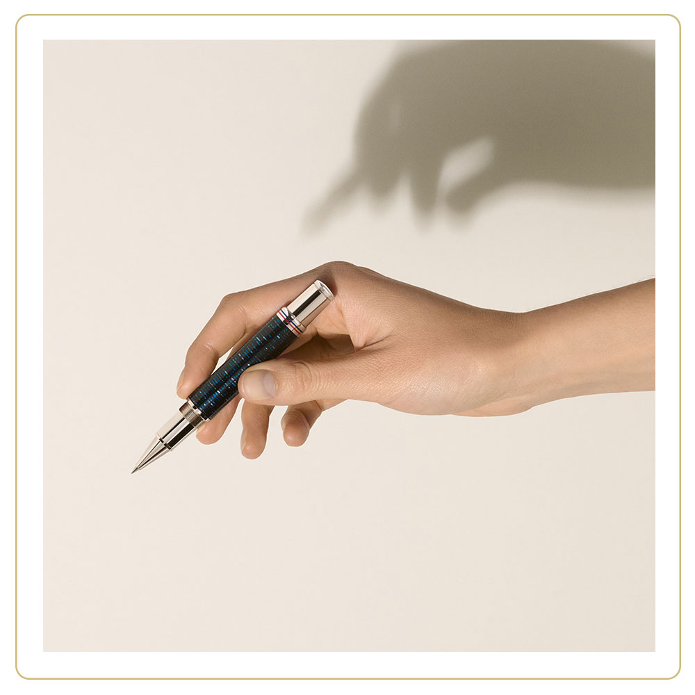 mb130658_hand
